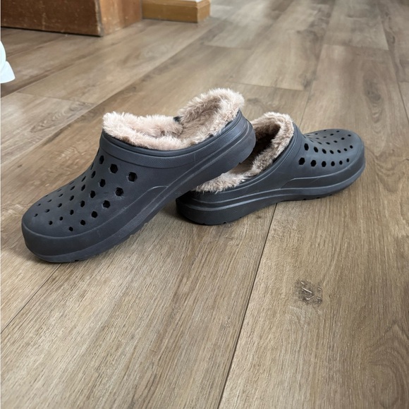 Cozy Brown Fleece Clogs - Picture 5 of 5